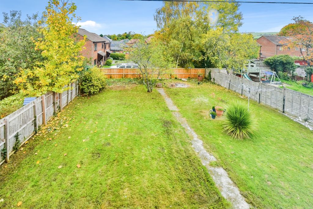 Property photo 2 of 17