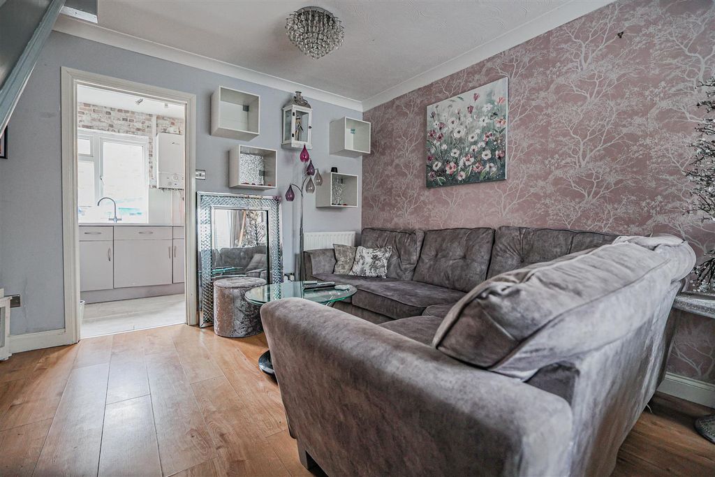 Property photo 3 of 20 980A4466-1.Png