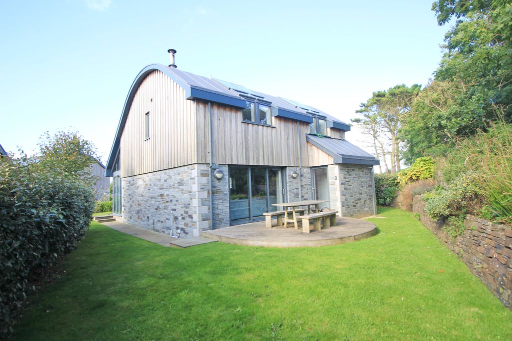 Property photo 2 of 20 Rear