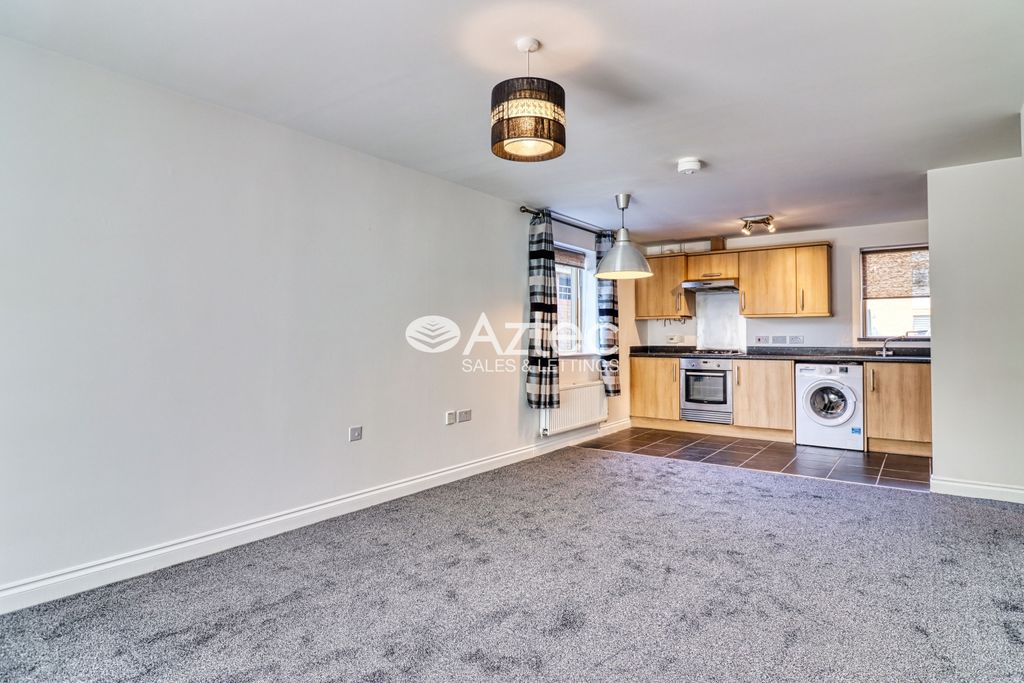 Property photo 3 of 11 Open Plan