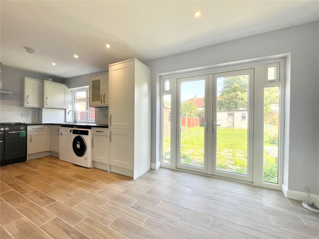 Property photo 3 of 16 Picture No. 05