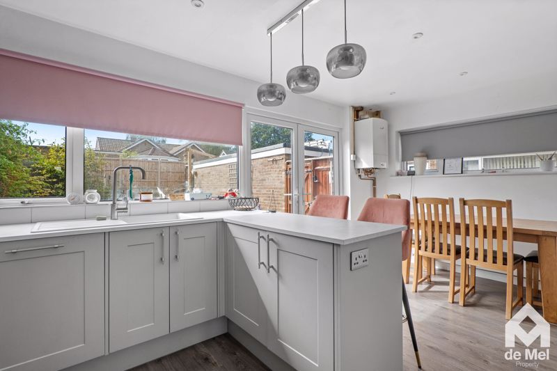 Property photo 3 of 12 Photo 7