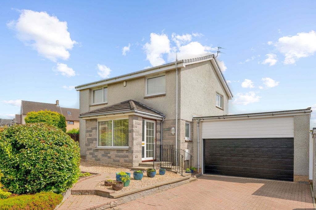 Property photo 1 of 39
