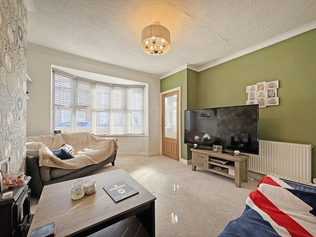 Property photo 2 of 31