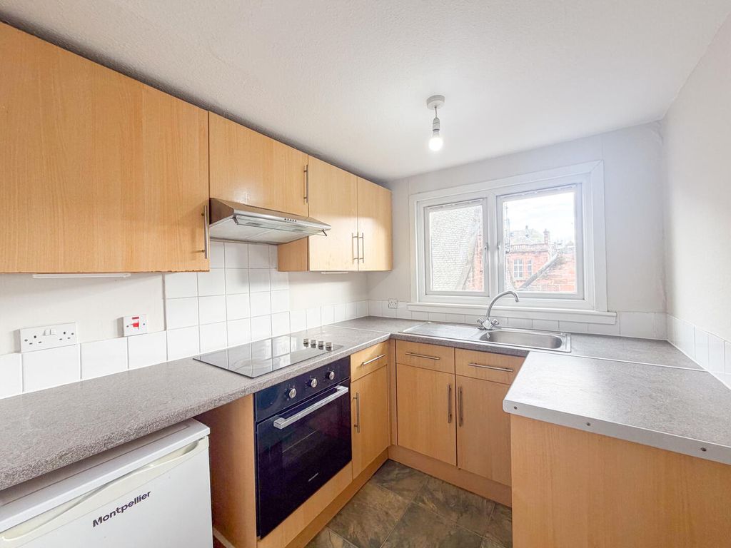 Property photo 3 of 7 Kitchen