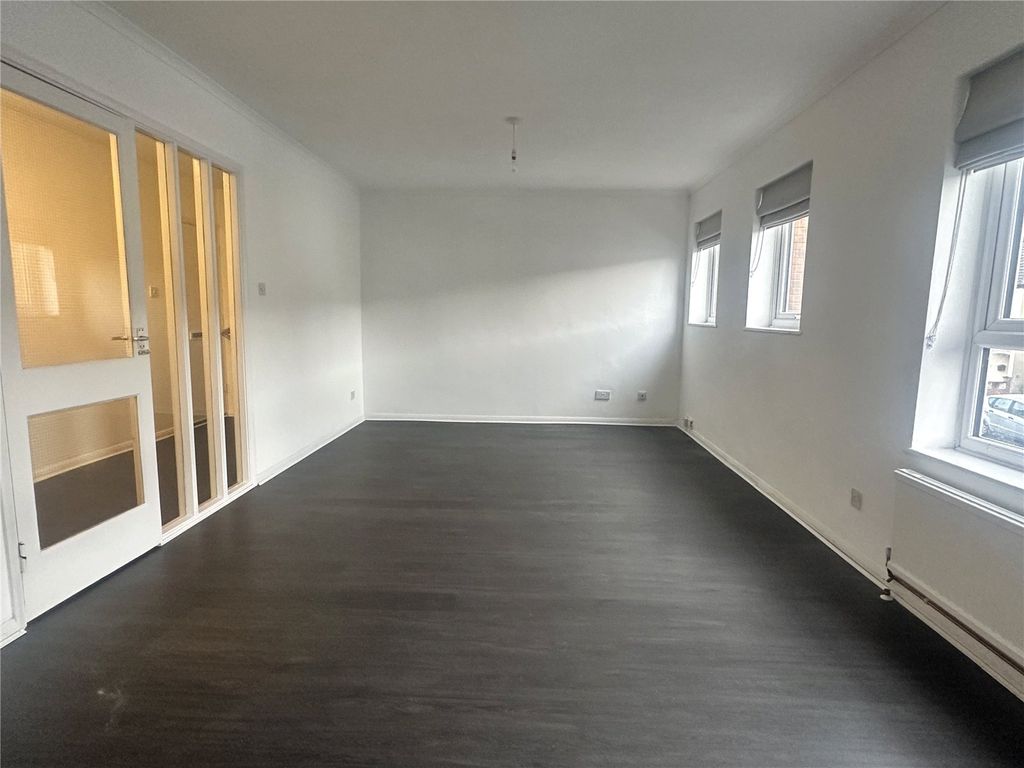 Property photo 2 of 11 Picture No. 10