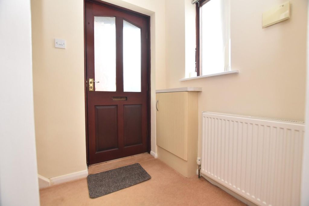 Property photo 2 of 18 Ent Hall.Jpg