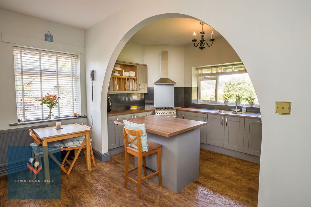 Property photo 3 of 26 Kitchen/Dining Room