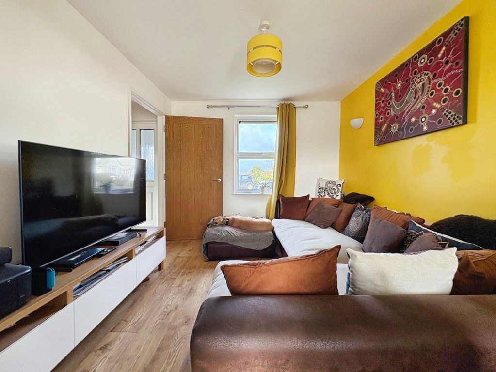 Property photo 3 of 23 4875025