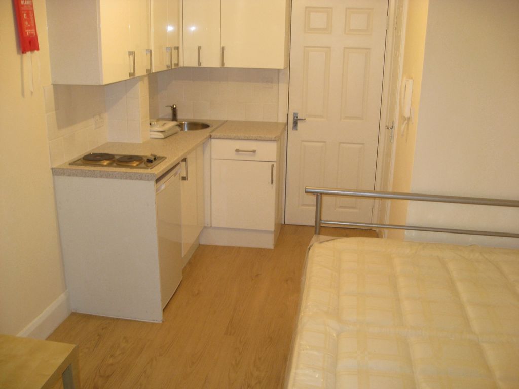 Property photo 1 of 9 2009-12-10 027