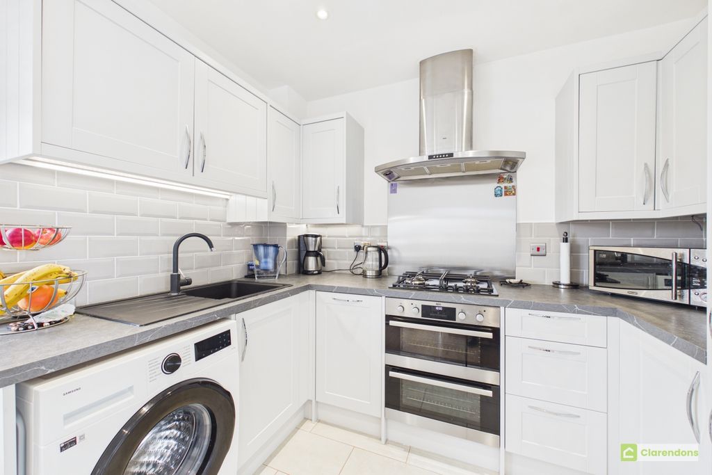 Property photo 2 of 12 Cam02528G0-Pr0443-Still012