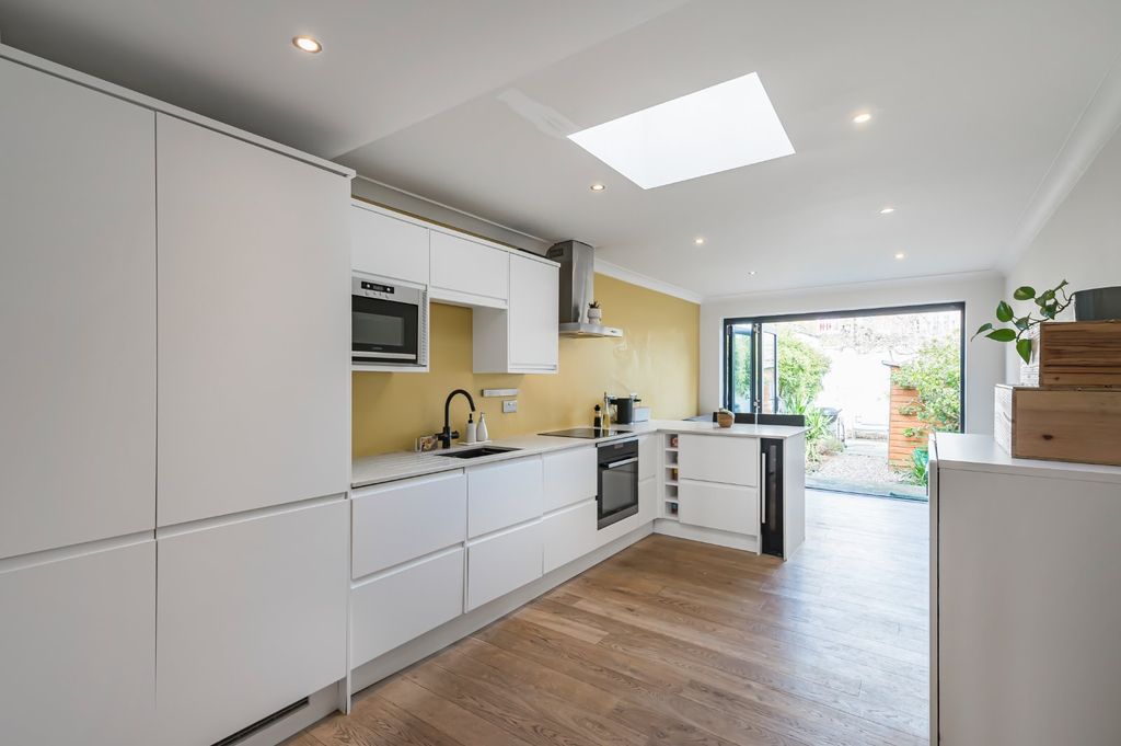 Property photo 1 of 15 Picture No. 10