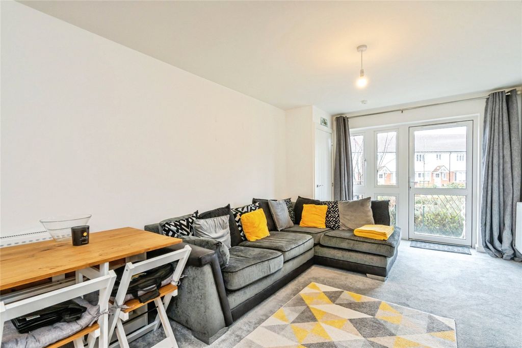 Property photo 2 of 17 Picture No. 16