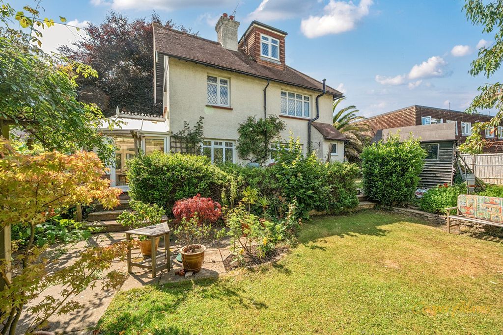 Property photo 3 of 16 Garden