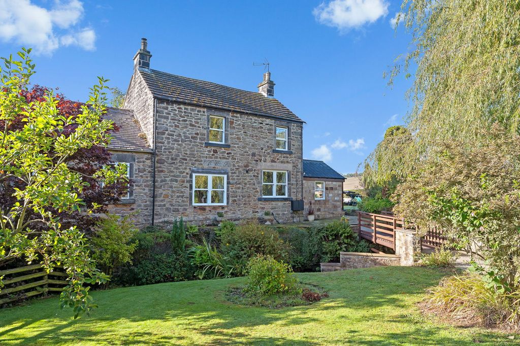 Property photo 1 of 48