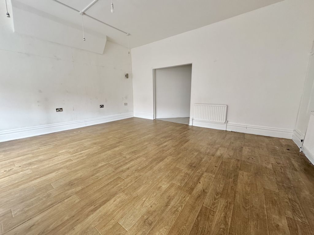 Property photo 3 of 19 Img_2063