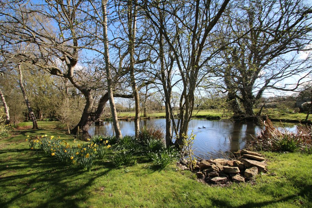 Property photo 2 of 22