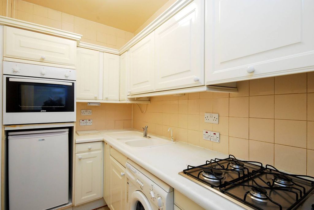 Property photo 1 of 5