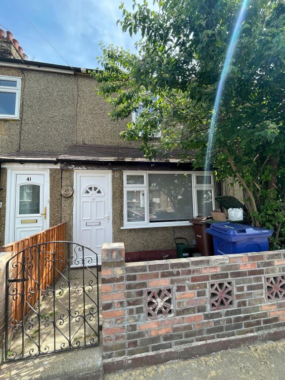 Property photo 1 of 16 3 Bedroom Terrace House