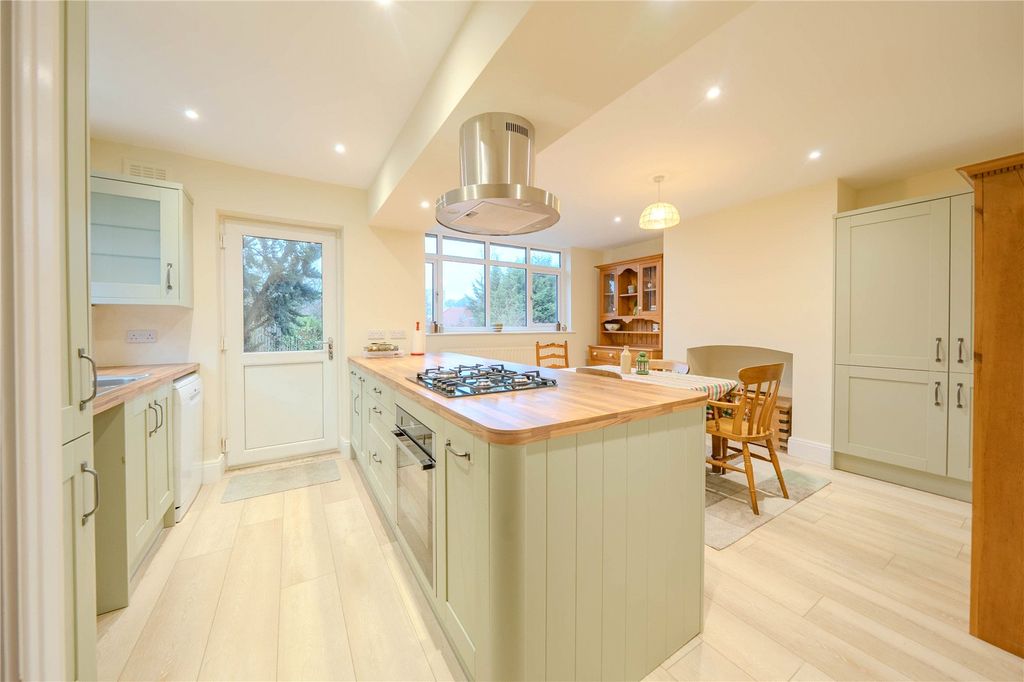 Property photo 2 of 21 Picture 2