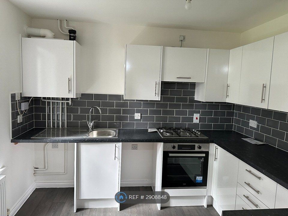 Property photo 2 of 9 Kitchen