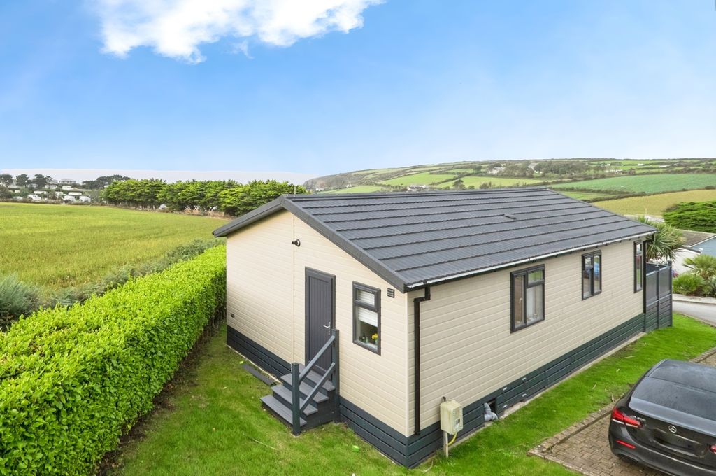 Property photo 3 of 17 Photo