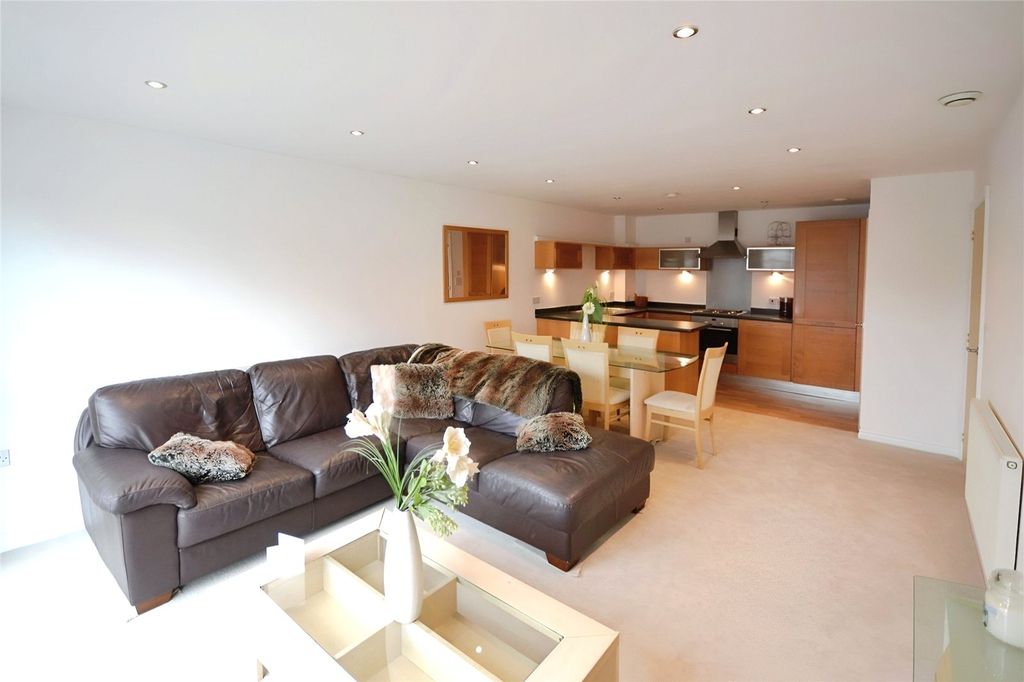 Property photo 2 of 11 Picture No. 17