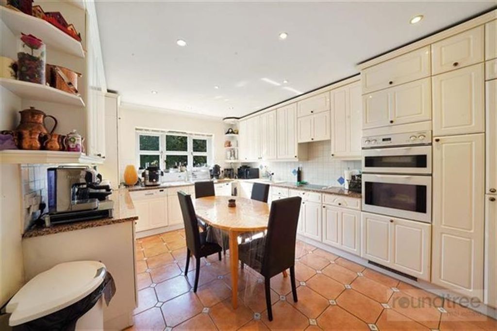Property photo 1 of 12 (Main)