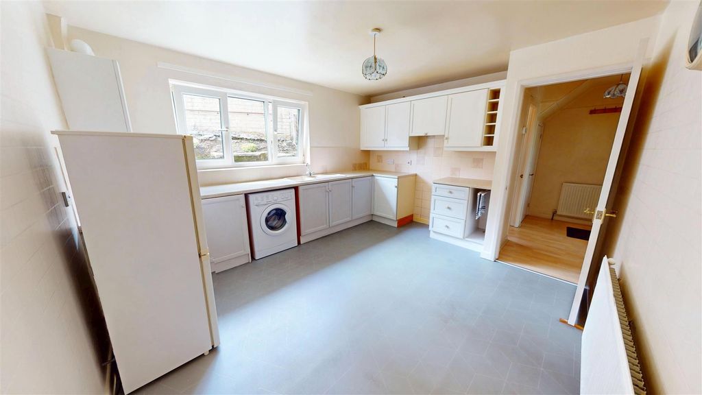 Property photo 3 of 12 Dining Kitchen