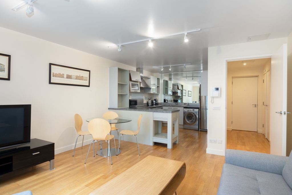 Property photo 3 of 12 Butlers & Colonia...