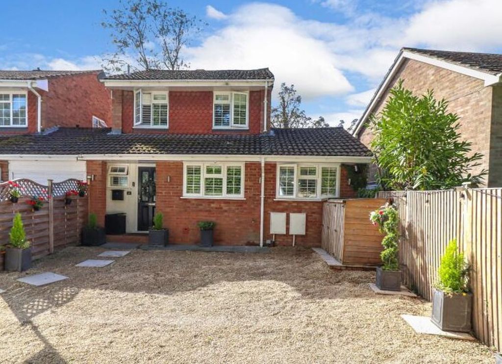 Property photo 1 of 17 Photo 7