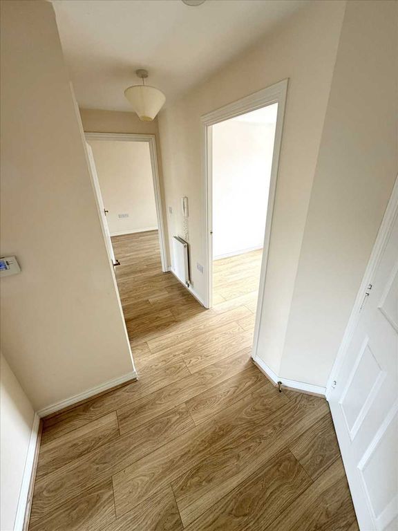 Property photo 2 of 9 Entrance Hall