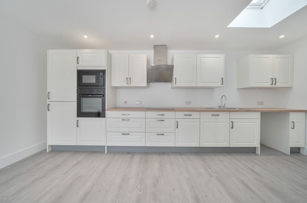 Property photo 2 of 18 Kitchen Angle 3