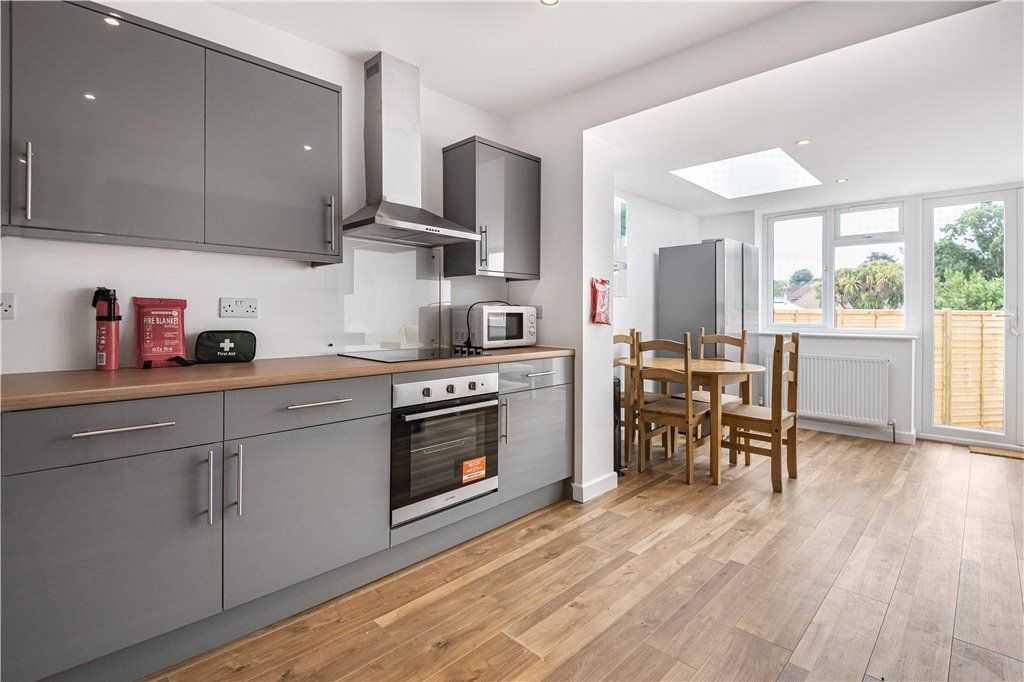 Property photo 2 of 7 Kitchen