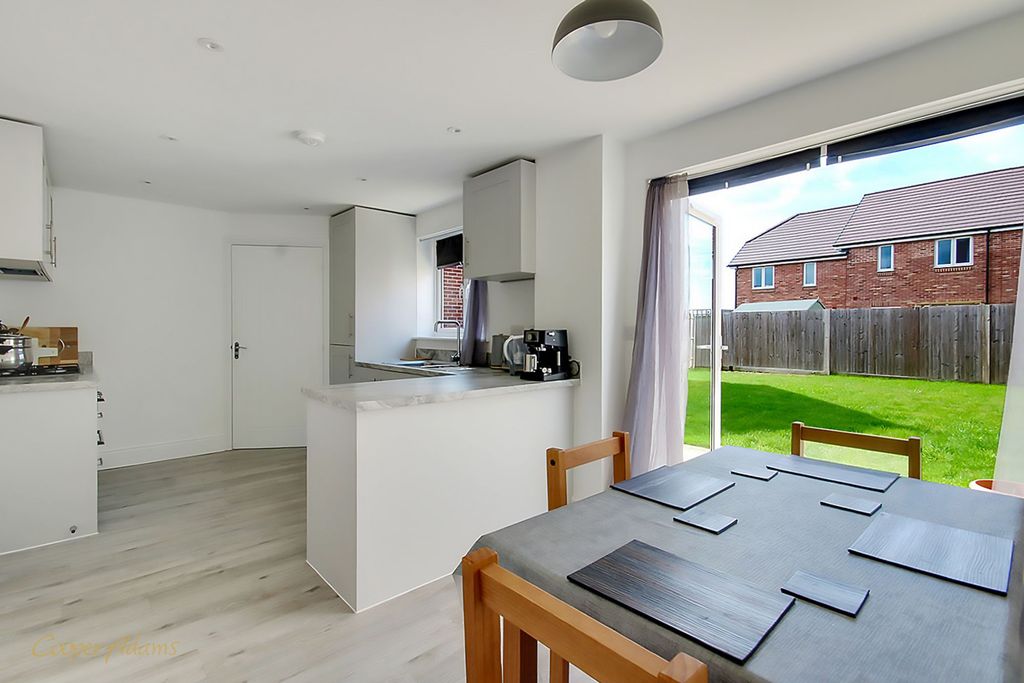 Property photo 2 of 16 Kitchen/Dining Room
