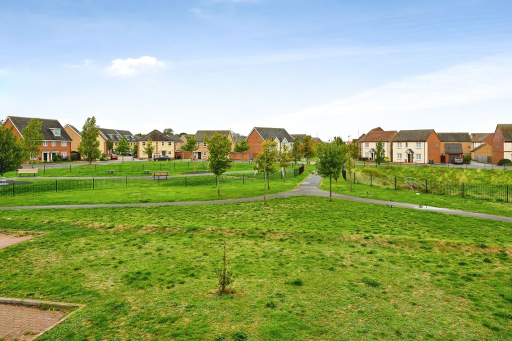 Property photo 2 of 20 16Black024