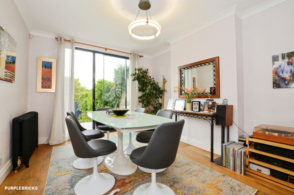 Property photo 2 of 21 Dining Area