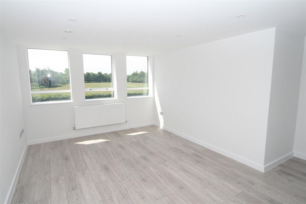 Property photo 2 of 5 Img_2826.Jpg