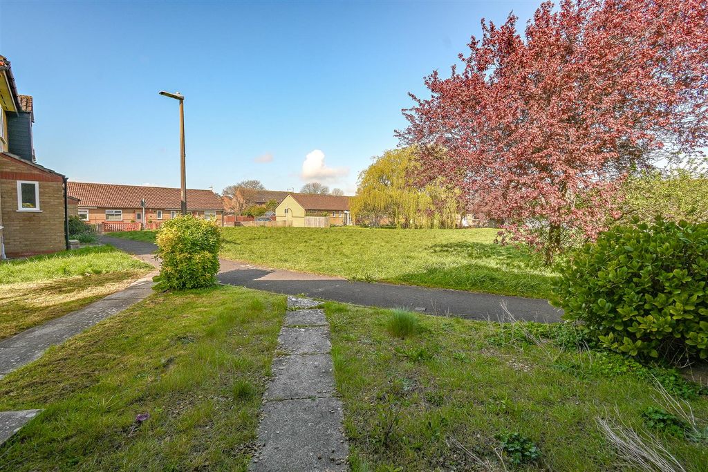 Property photo 2 of 21 Front