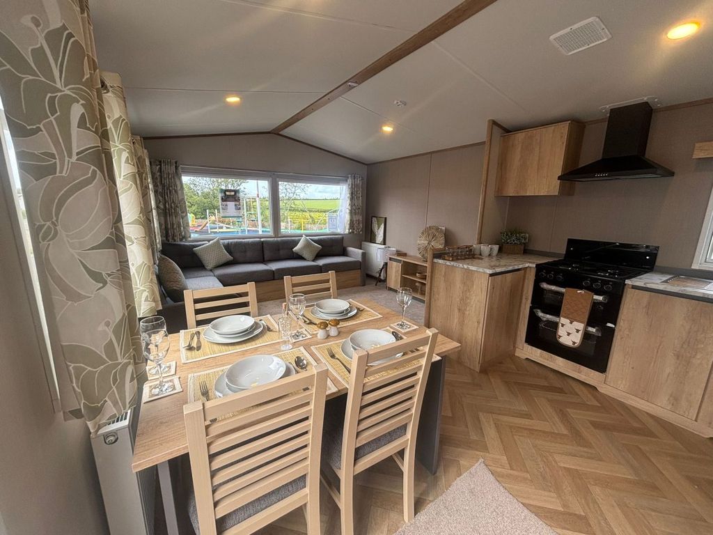 Property photo 2 of 5 15608B13 221E 4ce7 B5A3 Eef084d2300E 2.Jpg