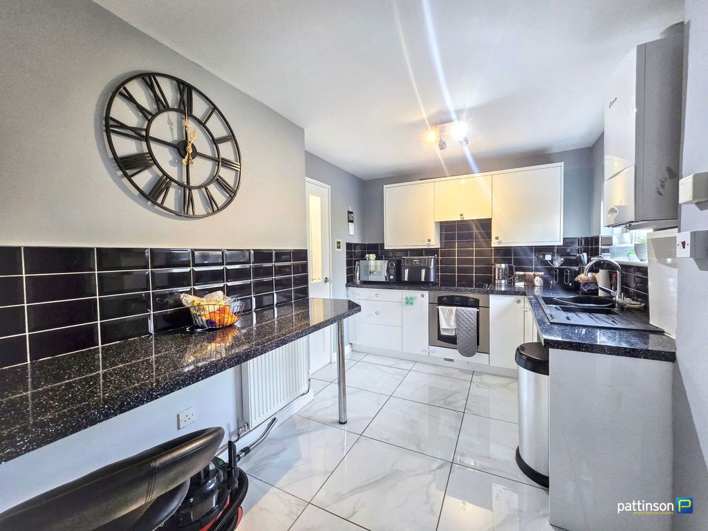 Property photo 3 of 21