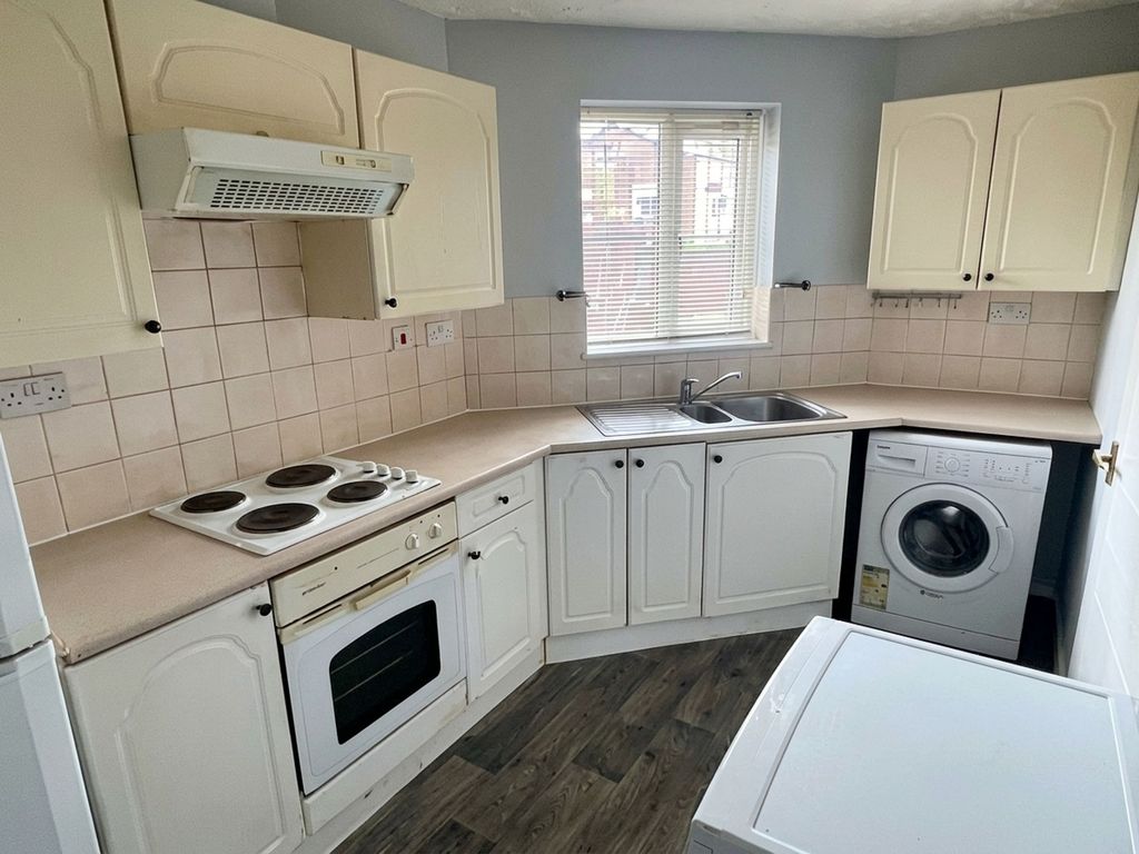 Property photo 3 of 5 Kitchen
