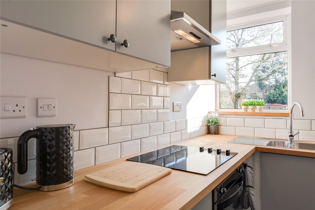 Property photo 3 of 16 Picture No. 11