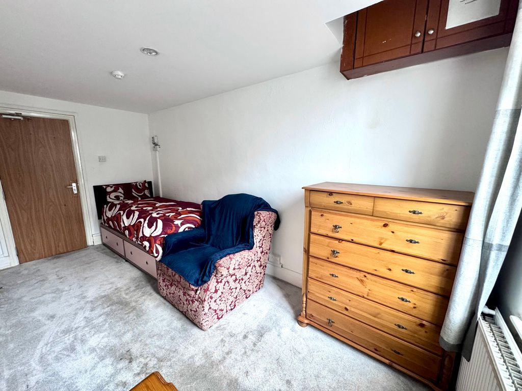 Property photo 2 of 2