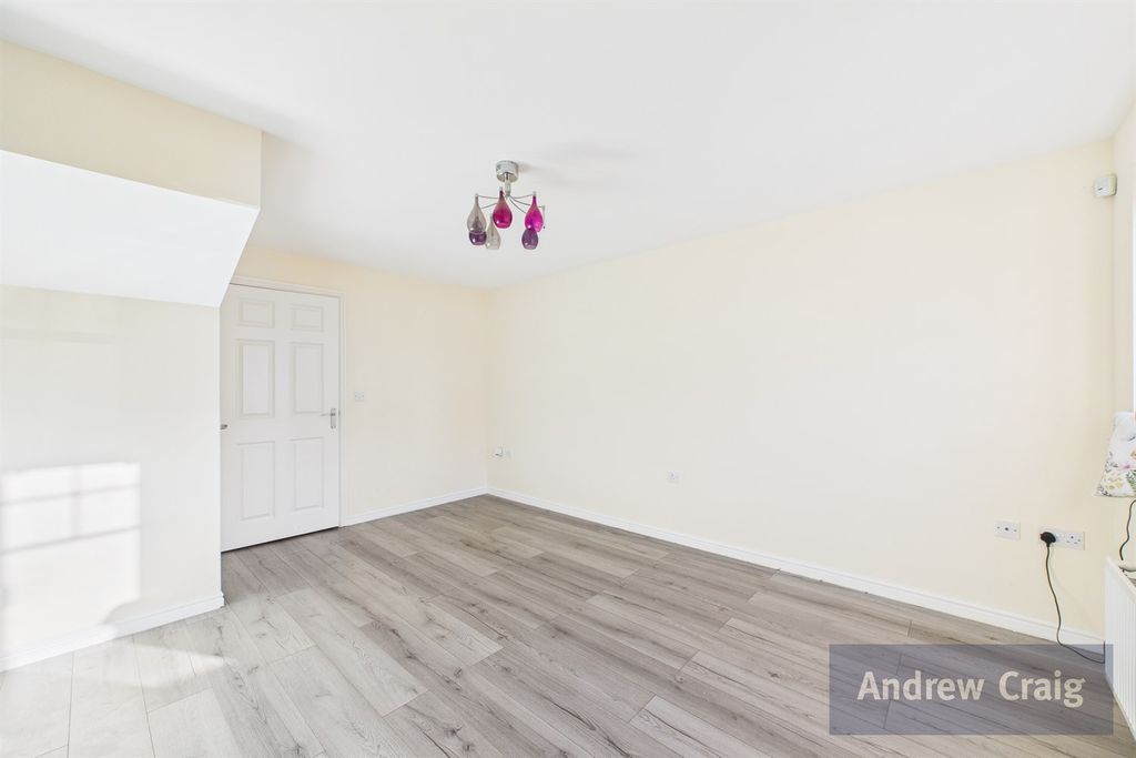 Property photo 2 of 10 Lounge