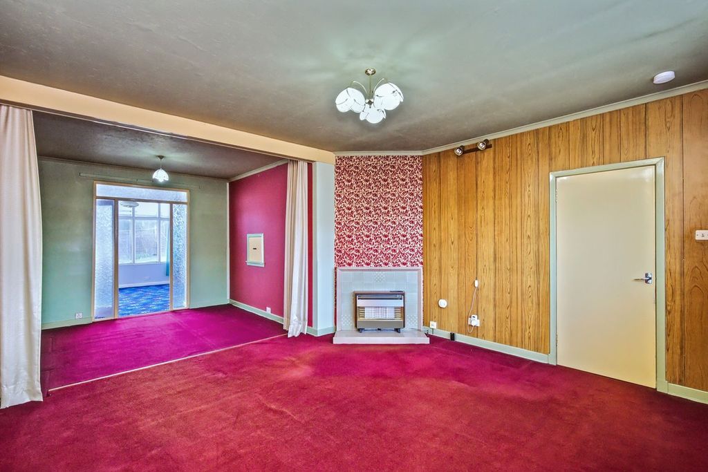 Property photo 2 of 21