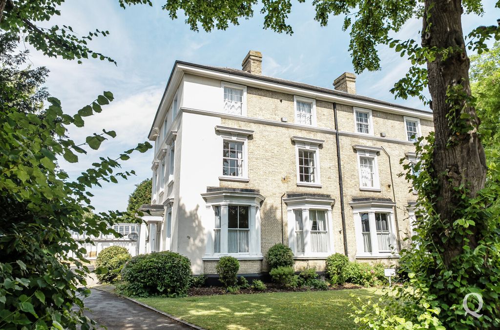 Property photo 1 of 19 E3Fce2cc-E16d-4Da...