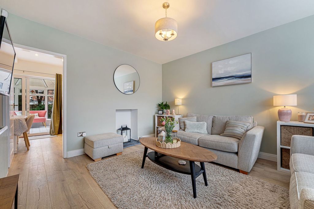 Property photo 2 of 20