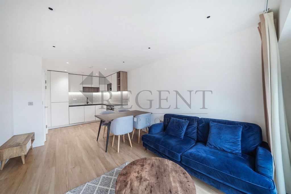 Property photo 1 of 10 (Main)