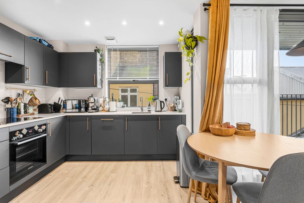 Property photo 2 of 15 Mnh05693